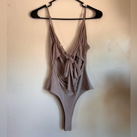 Open Back Bodysuit - Picture 3 of 5